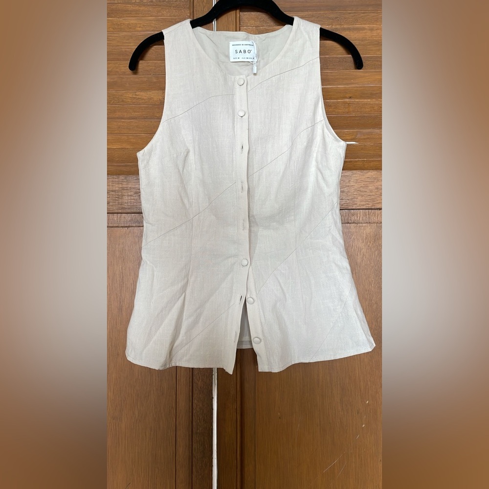 Sabo Linen-Blend Sleeveless Button-Down Top in Light Beige